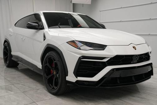 2022 Lamborghini Urus Graphite Capsule