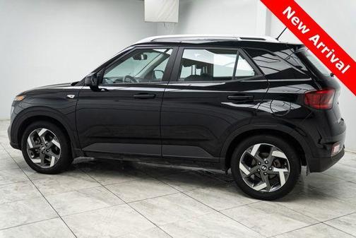 2023 Hyundai VENUE SEL