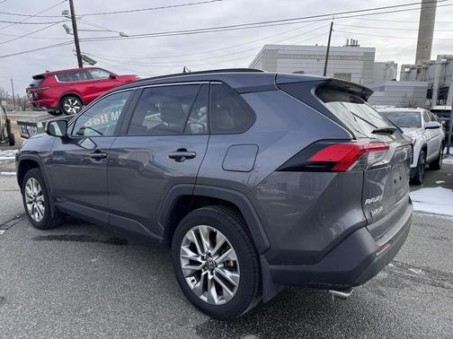 2023 Toyota RAV4 XLE Premium