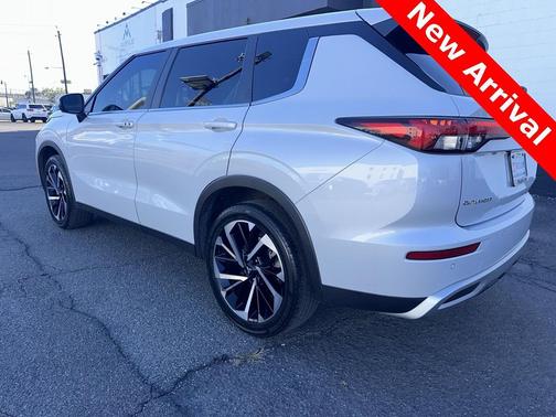 2022 Mitsubishi Outlander SE
