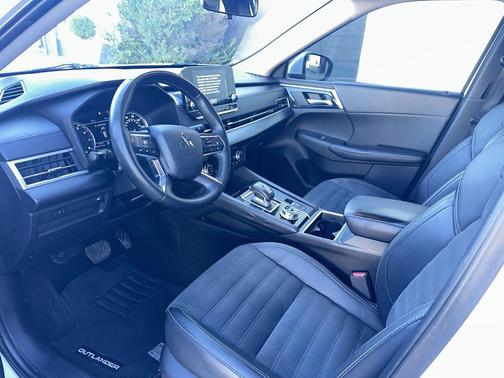 2022 Mitsubishi Outlander SE