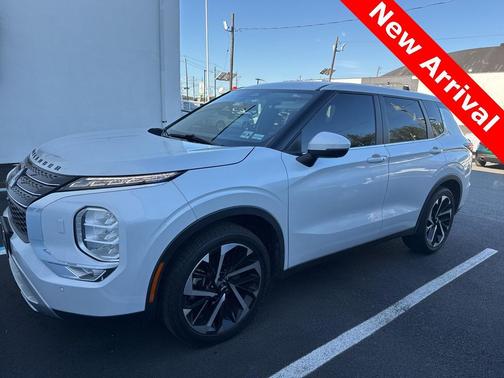 2022 Mitsubishi Outlander SE