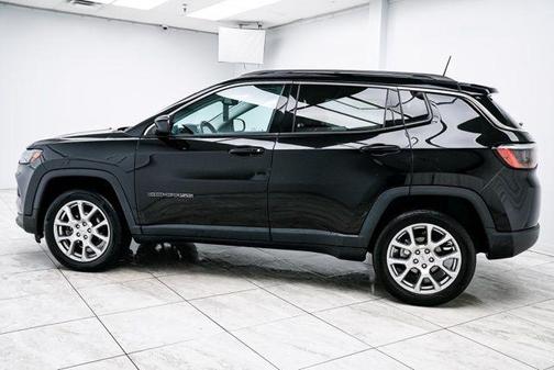 2022 Jeep Compass Latitude Lux