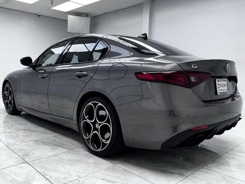 2023 Alfa Romeo Giulia Veloce RWD