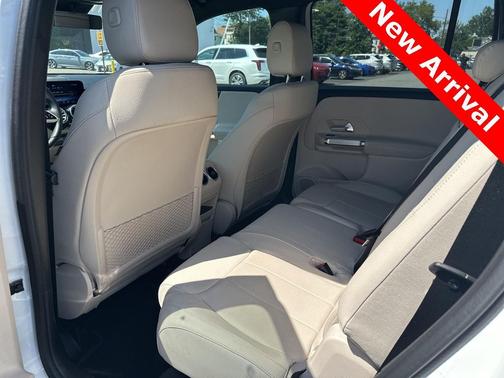 2025 Mercedes-Benz GLB 250 4MATIC