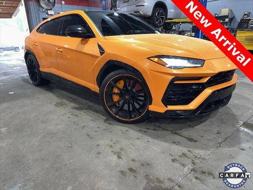 2021 Lamborghini Urus Pearl Capsule