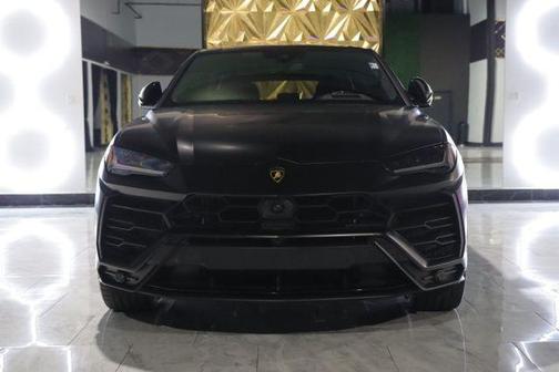 Nero Helene Metallic 2021 Lamborghini Urus Base
