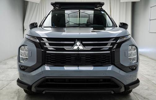 Moonstone Gray Metallic W/ Black Roof 2026 Mitsubishi Outlander Trail Edition S-AWC