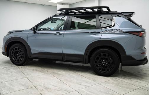 Moonstone Gray Metallic W/ Black Roof 2026 Mitsubishi Outlander Trail Edition S-AWC