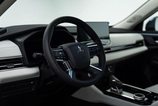 2025 Mitsubishi Outlander PHEV SEL