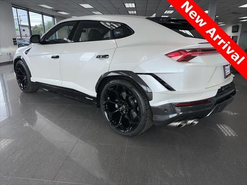 2024 Lamborghini Urus Performante