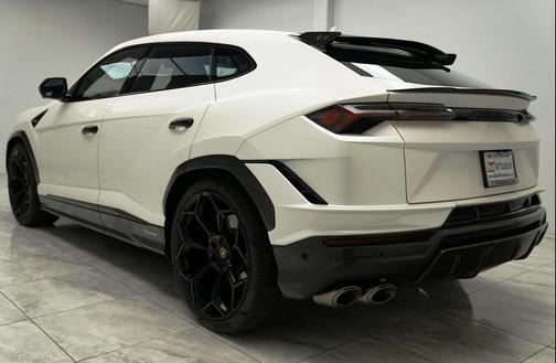 2024 Lamborghini Urus Performante