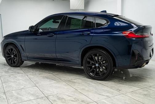 2024 BMW X4 xDrive30i