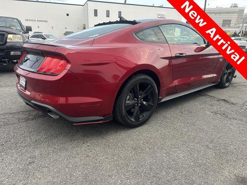 2022 Ford Mustang EcoBoost