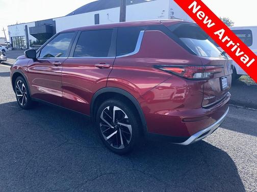 2022 Mitsubishi Outlander SE