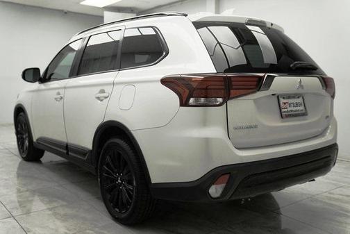 2020 Mitsubishi Outlander LE