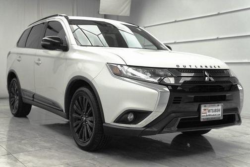 2020 Mitsubishi Outlander LE