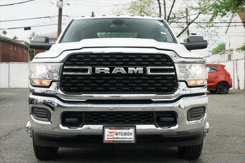2022 RAM 3500 Big Horn Crew Cab 4x4 8' Box