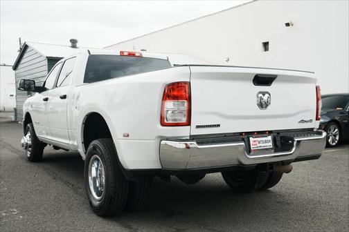 2022 RAM 3500 Big Horn Crew Cab 4x4 8' Box