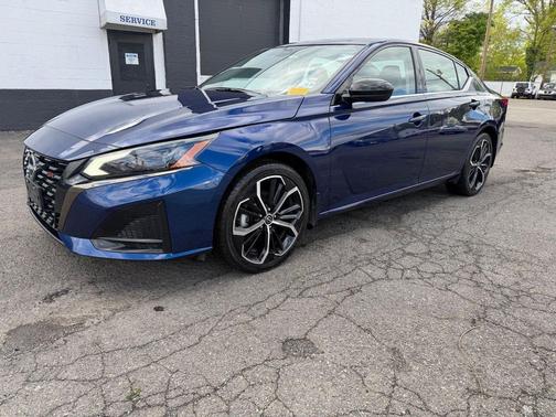 Deep Blue Pearl 2024 Nissan Altima SR Intelligent AWD