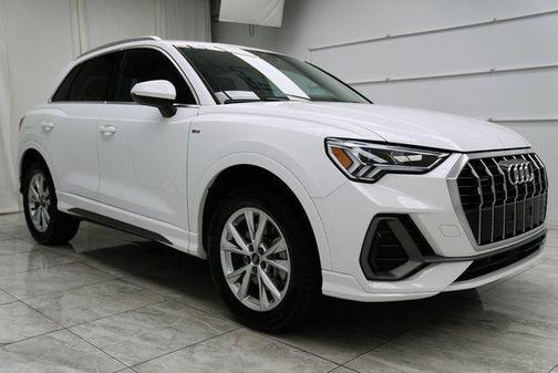 2025 Audi Q3 Premium 45 TFSI S line quattro Tiptronic
