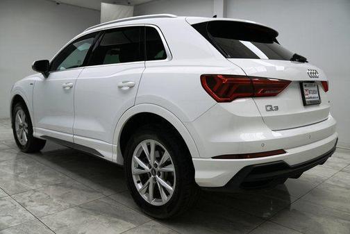 2025 Audi Q3 Premium 45 TFSI S line quattro Tiptronic