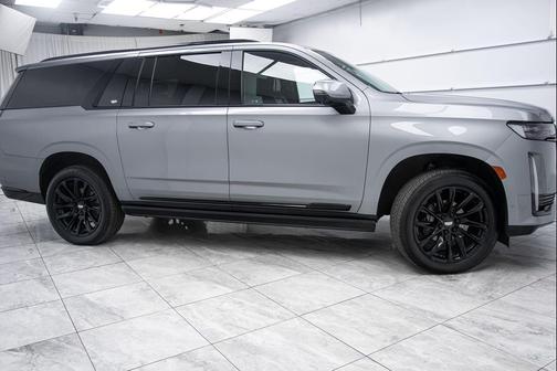 Argent Silver Metallic 2023 Cadillac Escalade ESV Sport Platinum