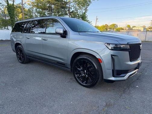 Argent Silver Metallic 2023 Cadillac Escalade ESV Sport Platinum