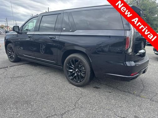2023 Cadillac Escalade ESV Sport Platinum