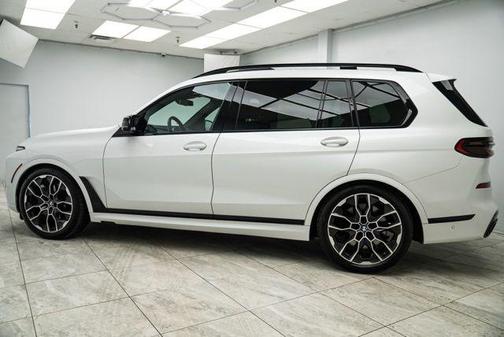 2026 BMW X7 M60i