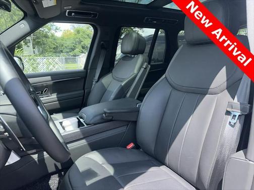 2024 Land Rover Range Rover P530 SE