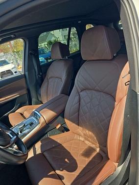 Mineral White Metallic 2025 BMW X5 xDrive40i