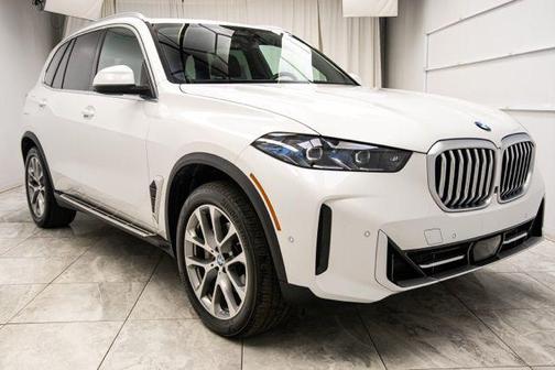 Mineral White Metallic 2025 BMW X5 xDrive40i