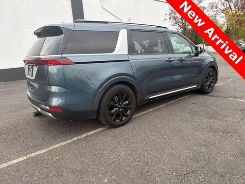 2024 Kia Carnival SX