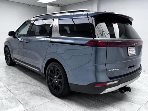 2024 Kia Carnival SX