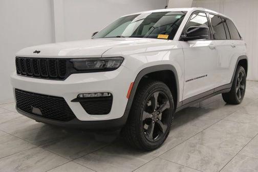 Bright White Clearcoat 2023 Jeep Grand Cherokee Limited