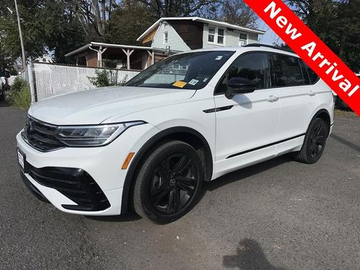 2024 Volkswagen Tiguan 2.0T SE R-Line Black