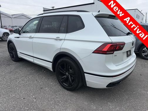 2024 Volkswagen Tiguan 2.0T SE R-Line Black