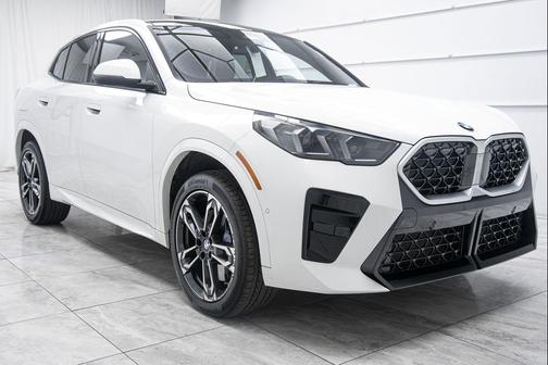 Alpine White 2025 BMW X2 xDrive28i