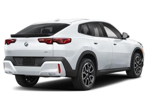 Alpine White 2025 BMW X2 xDrive28i