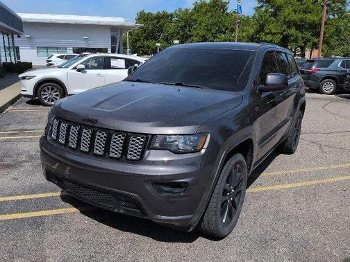Granite Crystal Clearcoat Metallic 2020 Jeep Grand Cherokee Altitude
