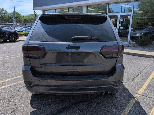 Granite Crystal Clearcoat Metallic 2020 Jeep Grand Cherokee Altitude