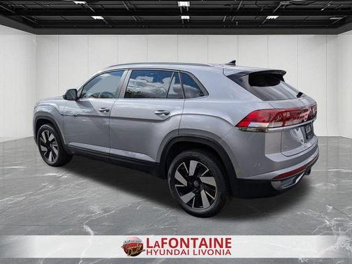 2025 Volkswagen Atlas Cross Sport 2.0T SE w/Technology