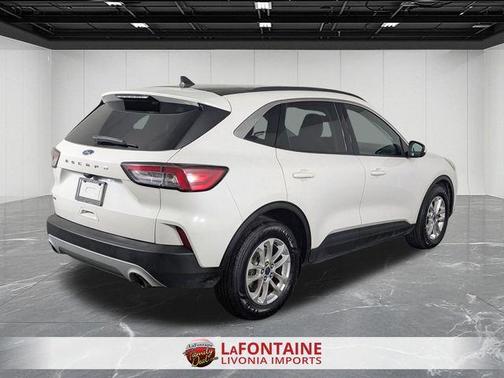 White 2021 Ford Escape SE