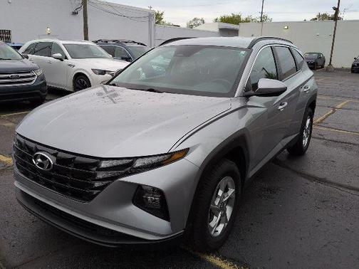 Shimmering Silver 2024 Hyundai TUCSON SEL