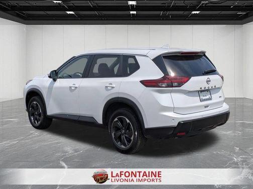 White Pearl 2025 Nissan Rogue SV