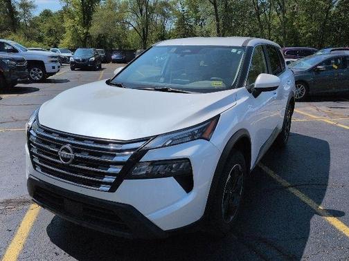 White Pearl 2025 Nissan Rogue SV
