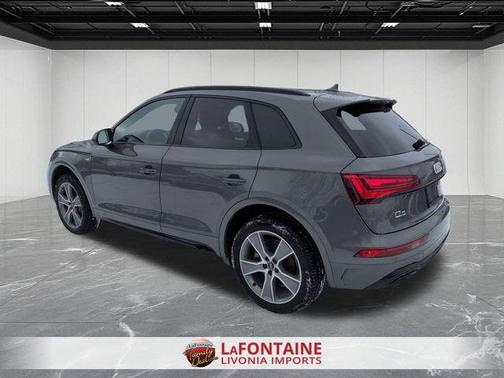 2025 Audi Q5 45 S line quattro Premium
