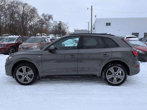 2025 Audi Q5 45 S line quattro Premium