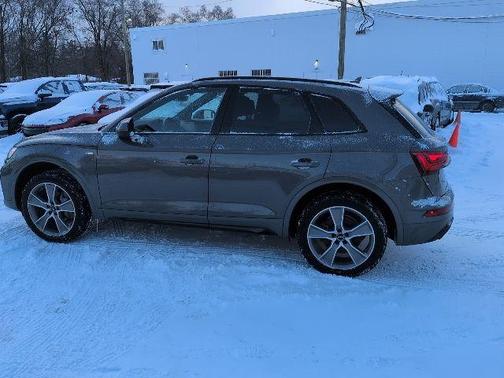 2025 Audi Q5 45 S line quattro Premium